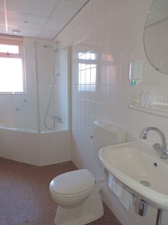 Imagen de la habitación del Hotel Ekamper. Foto 16