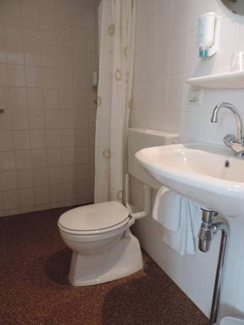 Imagen de la habitación del Hotel Ekamper. Foto 19