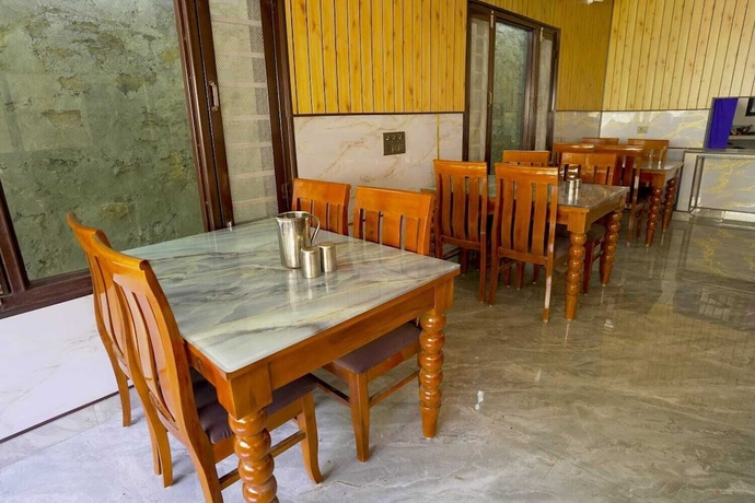Imagen del bar/restaurante del Hotel Ekant Valley. Foto 8