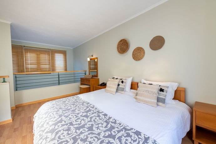 Imagen de la habitación del Hotel Ekati Mare Lifestyle Resort. Foto 4