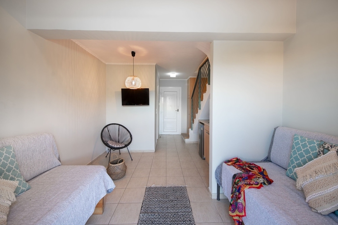 Imagen de la habitación del Hotel Ekati Mare Lifestyle Resort. Foto 5