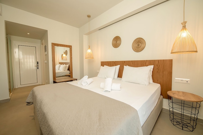 Imagen de la habitación del Hotel Ekati Mare Lifestyle Resort. Foto 10