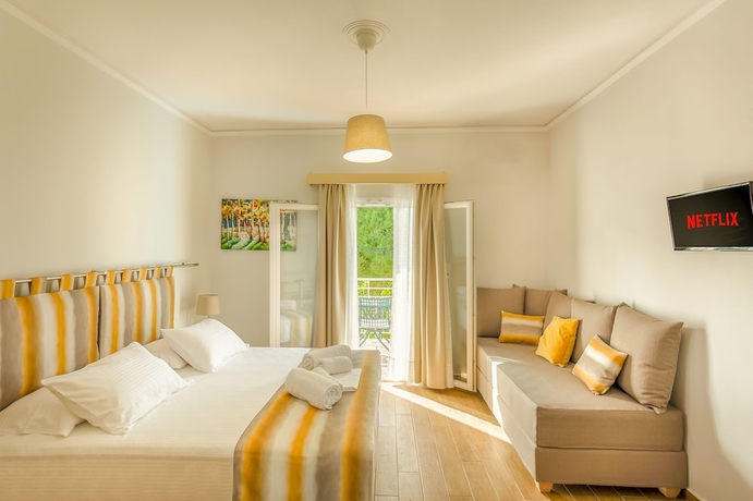 Imagen de la habitación del Hotel Ekati Mare Lifestyle Resort. Foto 17