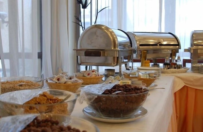 Imagen del bar/restaurante del Hotel Eken. Foto 5