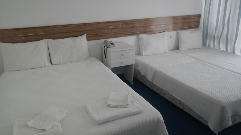 Imagen de la habitación del Hotel Eker Bermuda. Foto 9