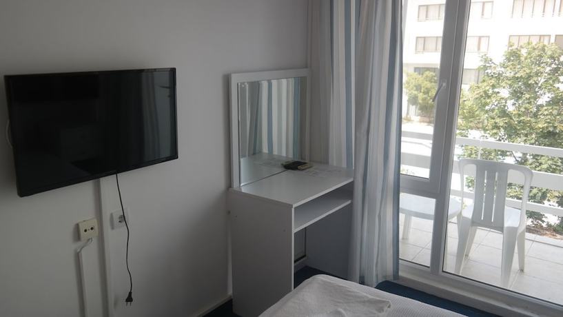 Imagen de la habitación del Hotel Eker Bermuda. Foto 11