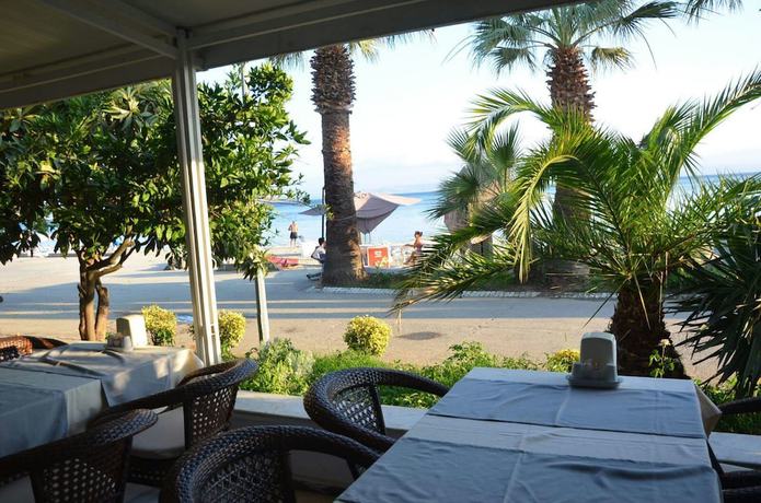 Imagen del bar/restaurante del Hotel Eker Bermuda. Foto 7