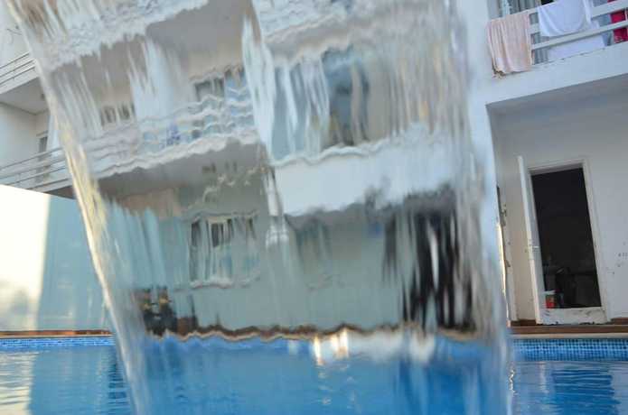 Imagen de la piscina del Hotel Eker Bermuda. Foto 19