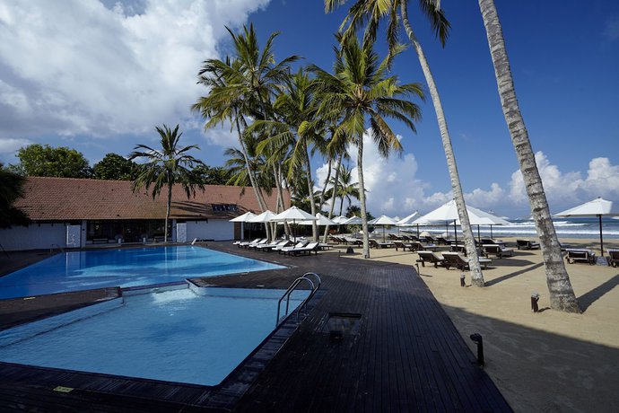 Imagen de la piscina del Hotel Ekho Surf. Foto 18