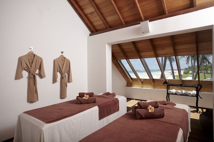 Imagen de la piscina del Hotel Ekho Surf. Foto 20