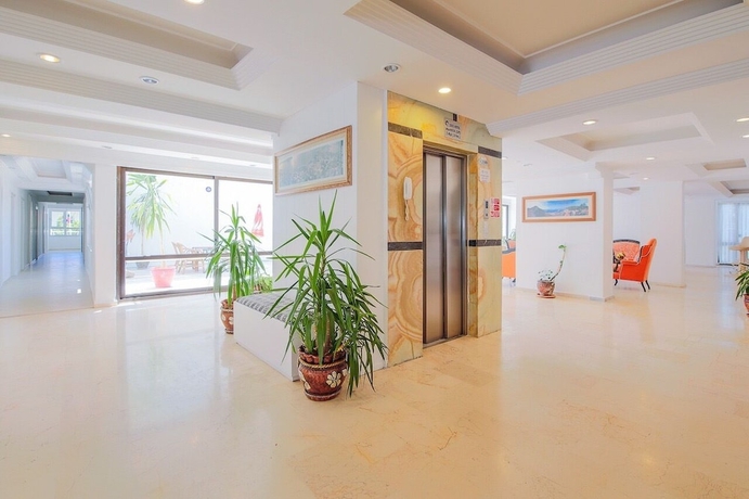 Imagen de los interiores del Hotel Ekici. Foto 19