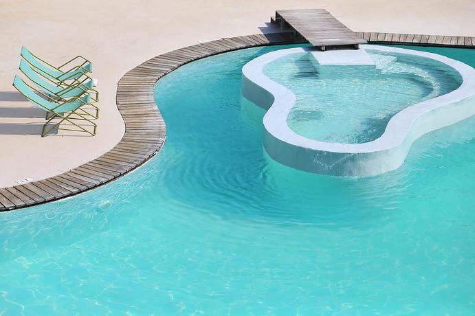 Imagen general del Hotel Ekies All Senses Resort. Foto 5