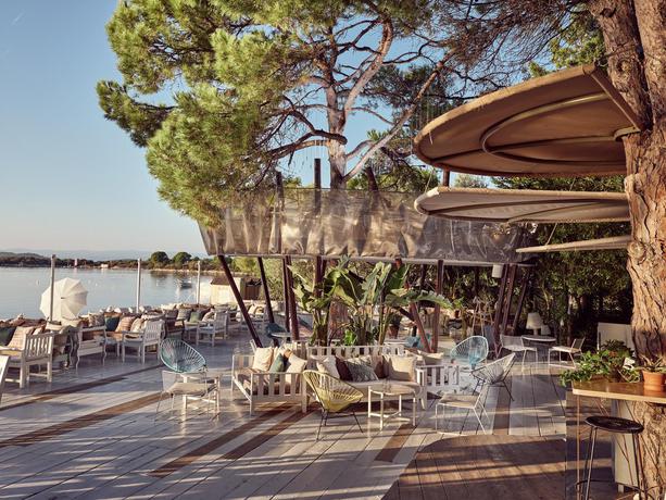 Imagen general del Hotel Ekies All Senses Resort. Foto 9