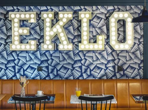 Imagen de los interiores del Hotel Eklo Hotels Toulouse Cartoucherie Zenith. Foto 9