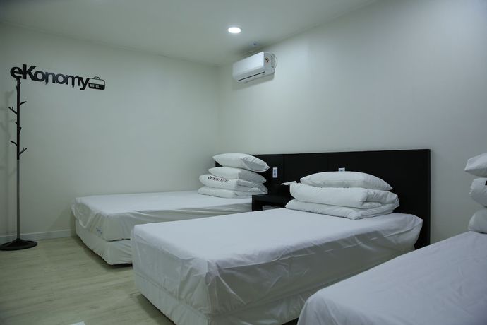 Imagen de la habitación del Hotel Ekonomy Gumi. Foto 6