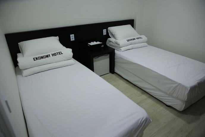 Imagen de la habitación del Hotel Ekonomy Gumi. Foto 11