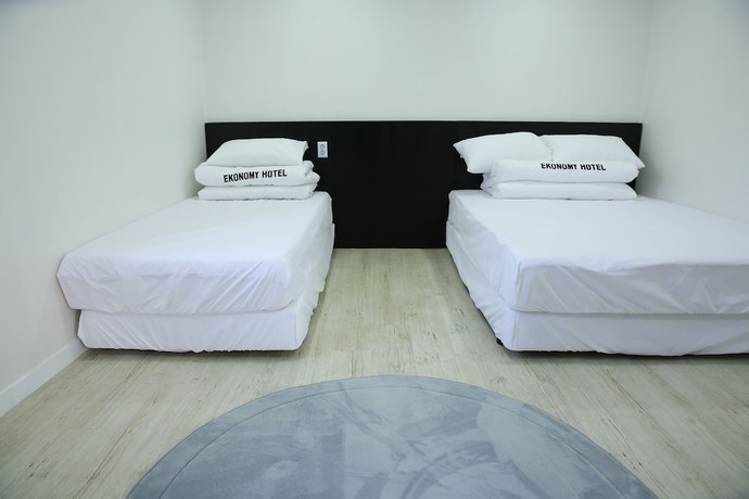Imagen de la habitación del Hotel Ekonomy Gumi. Foto 12