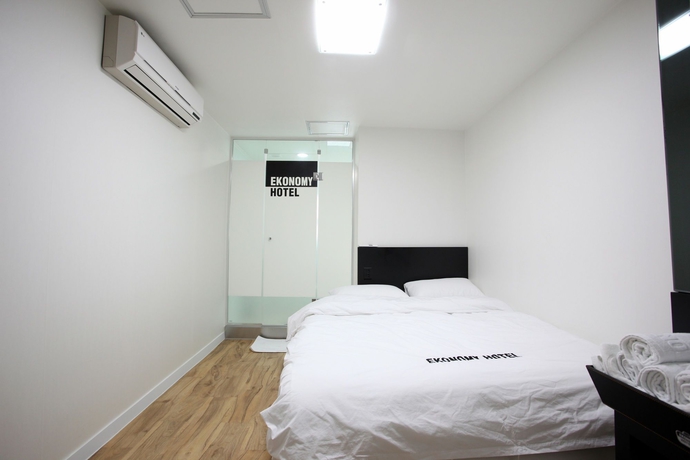 Imagen de la habitación del Hotel Ekonomy Hotel Myeongdong Central. Foto 4