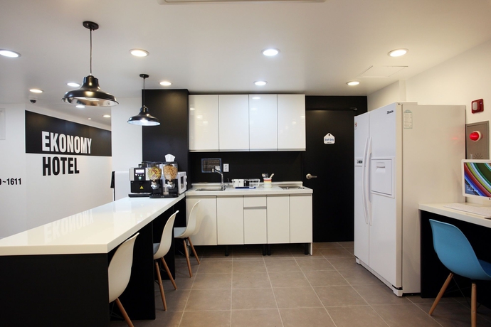 Imagen de los interiores del Hotel Ekonomy Hotel Myeongdong Central. Foto 16