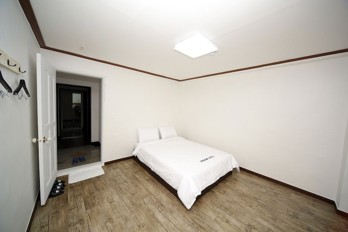 Imagen de la habitación del Hotel Ekonomy Mokpo. Foto 3