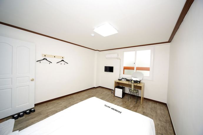 Imagen de la habitación del Hotel Ekonomy Mokpo. Foto 11