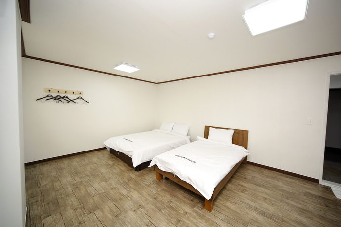 Imagen de la habitación del Hotel Ekonomy Mokpo. Foto 13