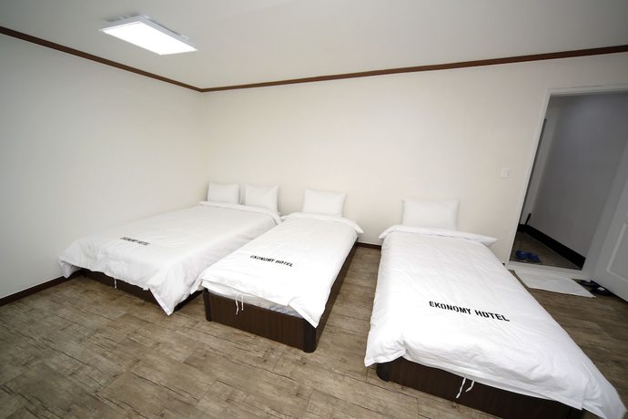 Imagen de la habitación del Hotel Ekonomy Mokpo. Foto 14