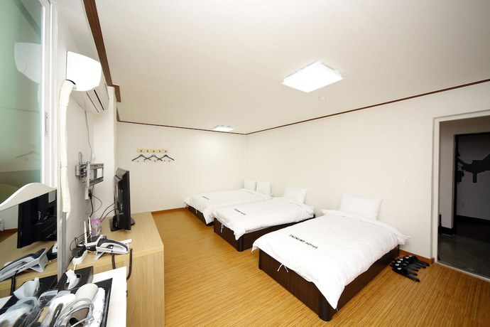 Imagen de la habitación del Hotel Ekonomy Mokpo. Foto 17