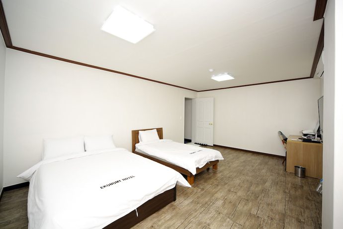 Imagen de la habitación del Hotel Ekonomy Mokpo. Foto 18
