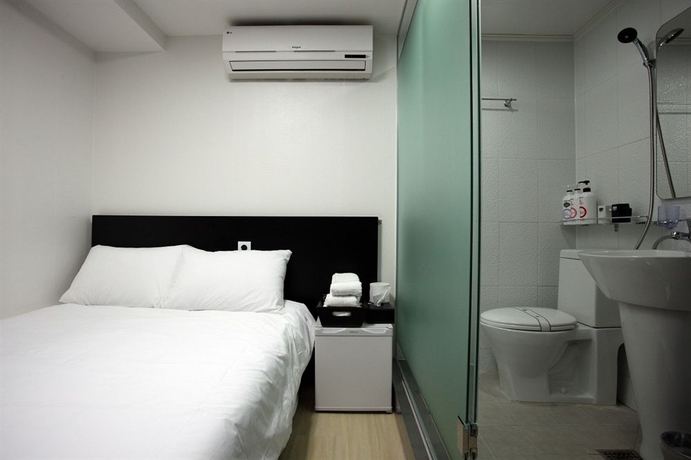 Imagen de la habitación del Hotel Ekonomy Myeongdong Premier. Foto 4