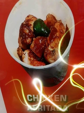 Imagen del bar/restaurante del Hotel Ekonumi Rooms At Benrosi Plaza. Foto 11