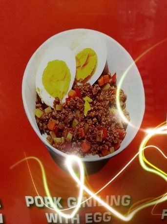 Imagen del bar/restaurante del Hotel Ekonumi Rooms At Benrosi Plaza. Foto 13