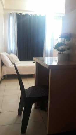 Imagen general del Hotel Ekonumi Rooms At Benrosi Plaza. Foto 6