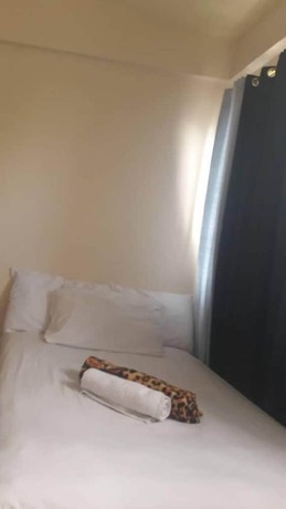 Imagen general del Hotel Ekonumi Rooms At Benrosi Plaza. Foto 7