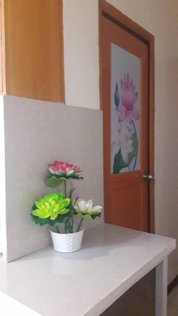 Imagen de los interiores del Hotel Ekonumi Rooms At Benrosi Plaza. Foto 27