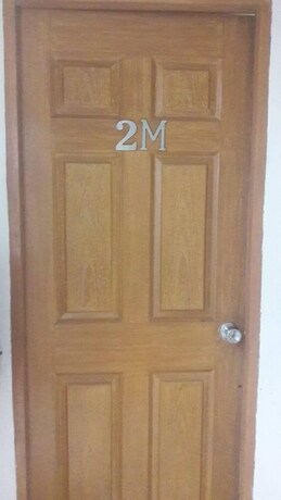 Imagen de los interiores del Hotel Ekonumi Rooms At Benrosi Plaza. Foto 28