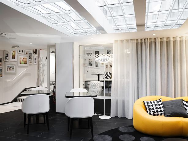 Imagen del bar/restaurante del Hotel Ekta. Foto 4