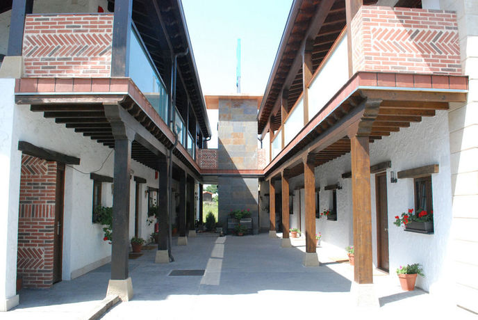 Imagen de los exteriores del Hotel El Abuelo De La Cachava. Foto 7