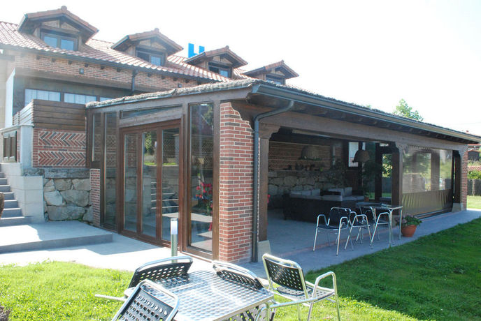 Imagen de los exteriores del Hotel El Abuelo De La Cachava. Foto 8