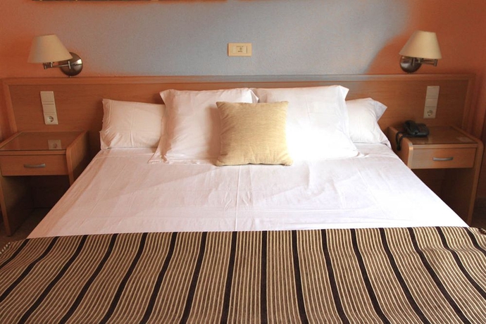 Imagen de la habitación del Hotel El Aguila. Foto 9