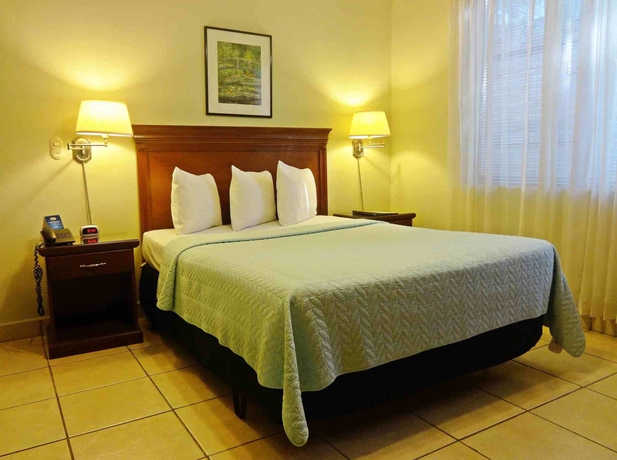 Imagen de la habitación del Hotel El Almendro. Foto 5