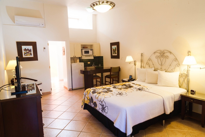 Imagen de la habitación del Hotel El Almendro. Foto 10