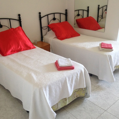 Imagen de la habitación del Hotel El Artista de Para&iacute;so. Foto 2