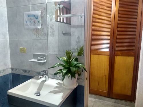 Imagen de la habitación del Hotel El Atajo. Foto 3