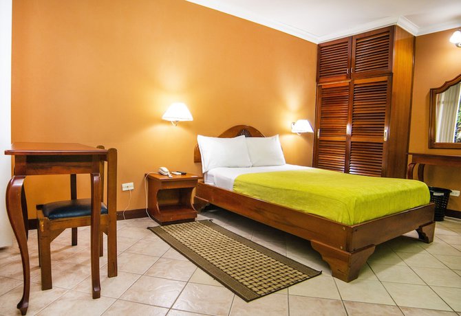 Imagen de la habitación del Hotel El Auca. Foto 12