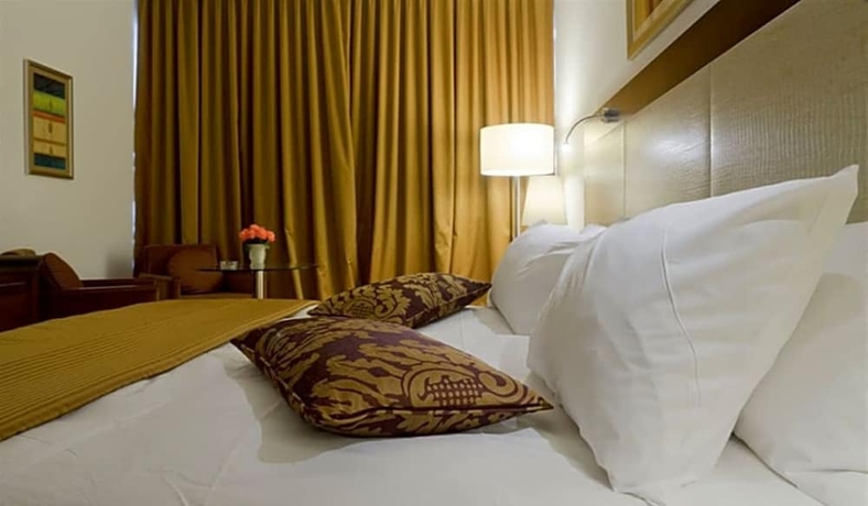 Imagen de la habitación del Hotel El Aurassi. Foto 11