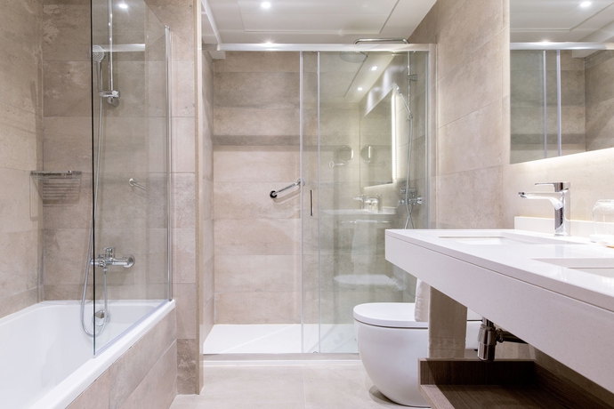 Imagen de la habitación del Hotel El Avenida Palace. Foto 7