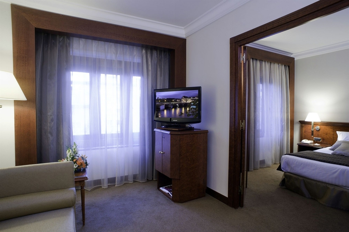 Imagen de los interiores del Hotel El Avenida Palace. Foto 13