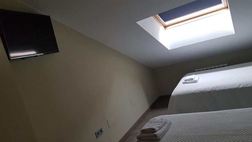 Imagen de la habitación del Hotel El Balc&oacute;n, Avil&eacute;s. Foto 5