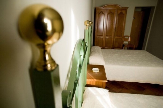 Imagen de la habitación del Hotel El Balc&oacute;n, Avil&eacute;s. Foto 7